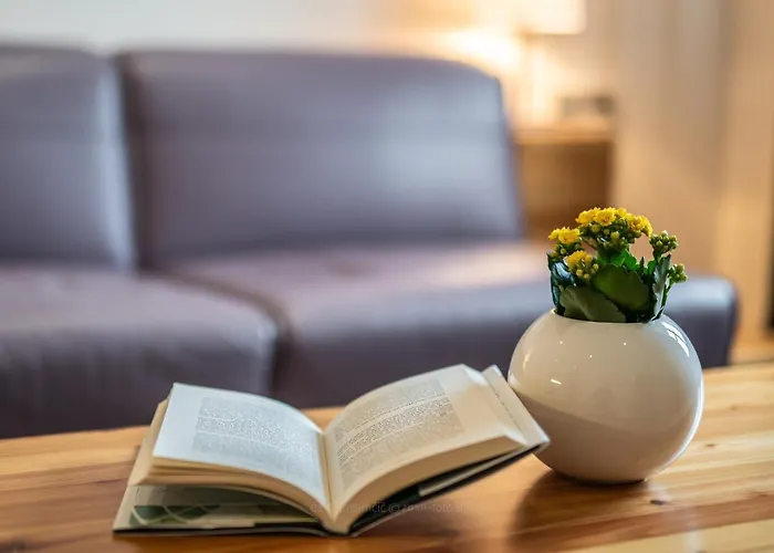 - & J. Hotel Vipolze